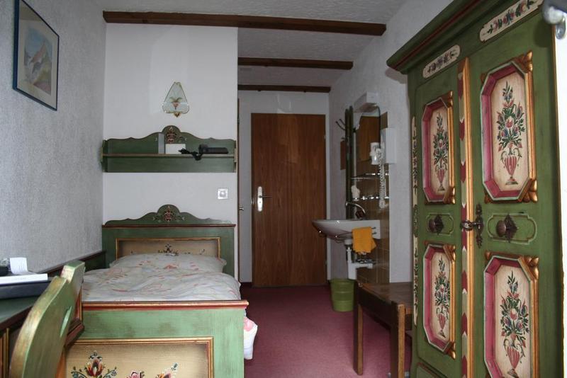 Alpine Budget Rooms By Taescherhof Zermatt Ngoại thất bức ảnh