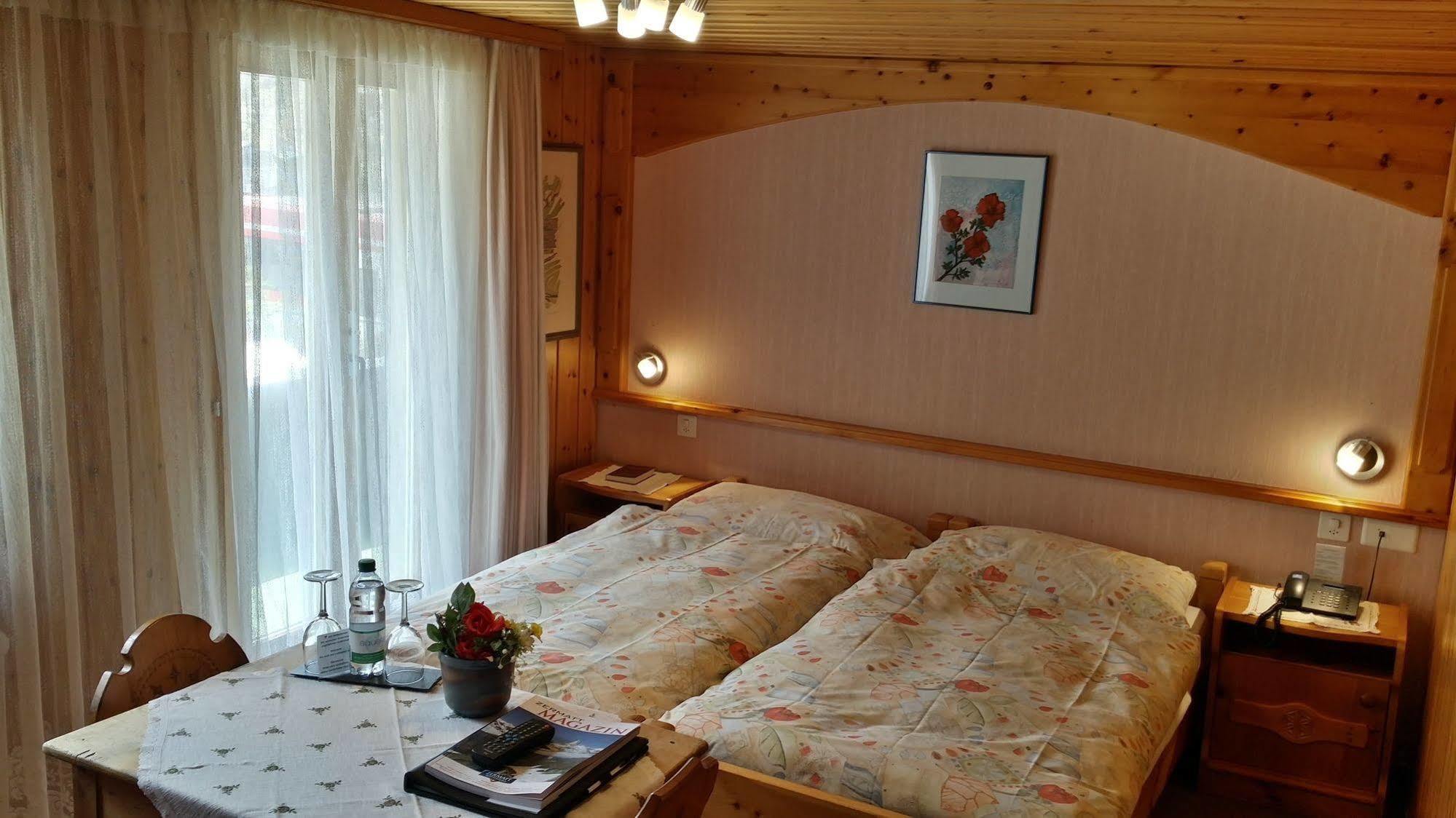 Alpine Budget Rooms By Tascherhof Zermatt Ngoại thất bức ảnh