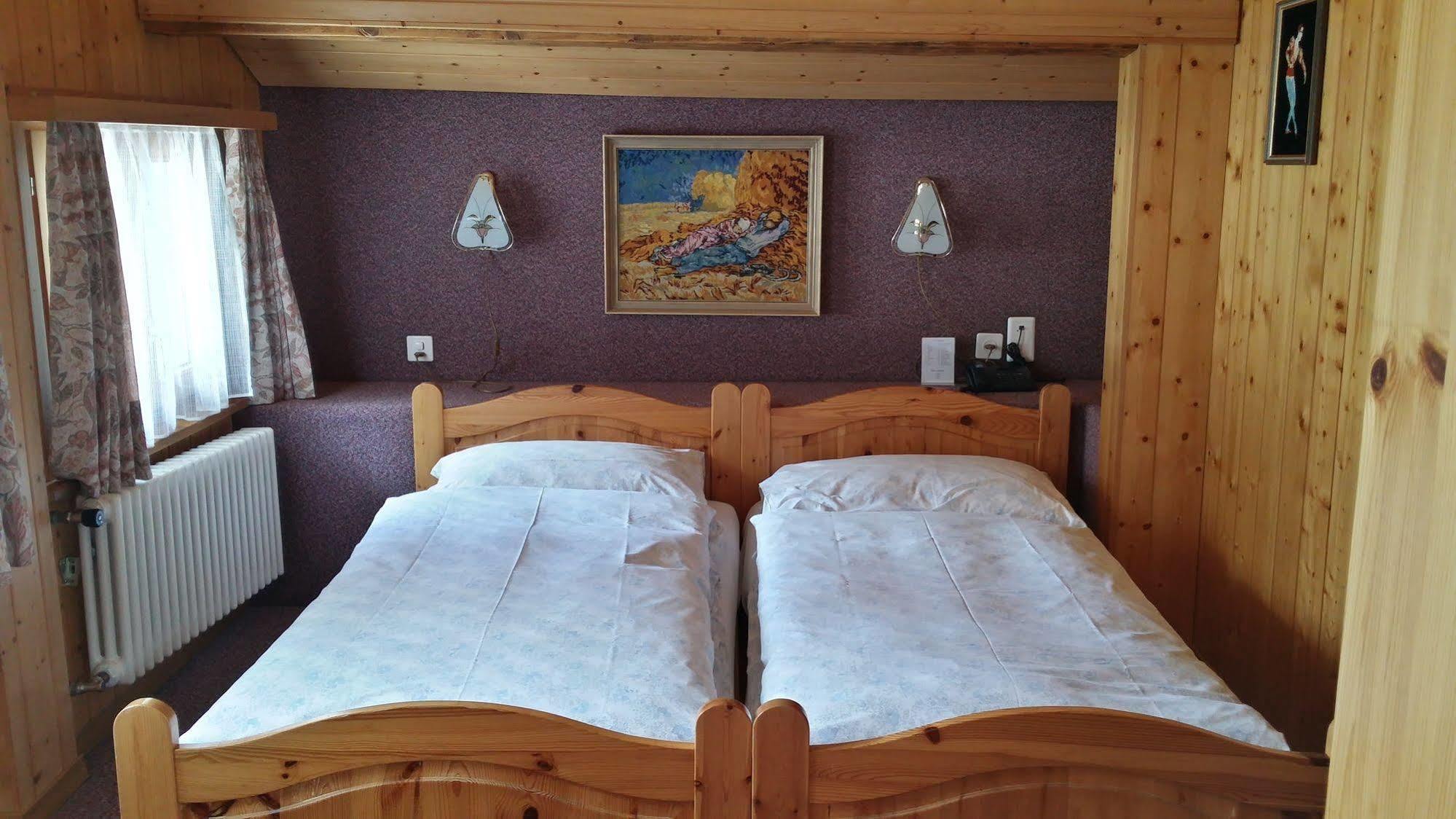 Alpine Budget Rooms By Tascherhof Zermatt Ngoại thất bức ảnh